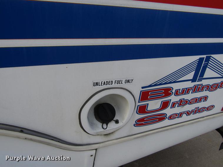 image for item EU9547 1999 Ford Econoline E450 shuttle bus