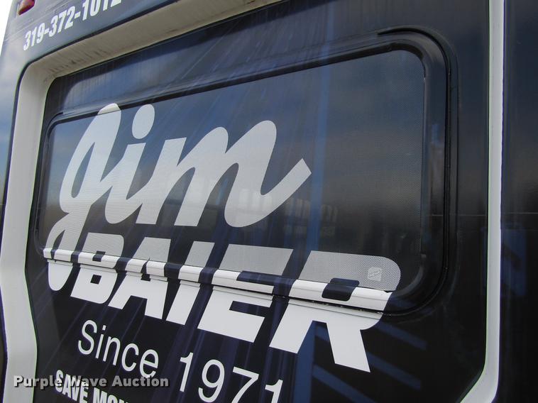 image for item EU9547 1999 Ford Econoline E450 shuttle bus