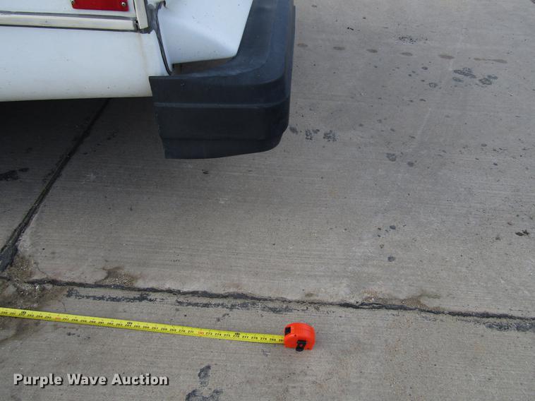 image for item EU9547 1999 Ford Econoline E450 shuttle bus