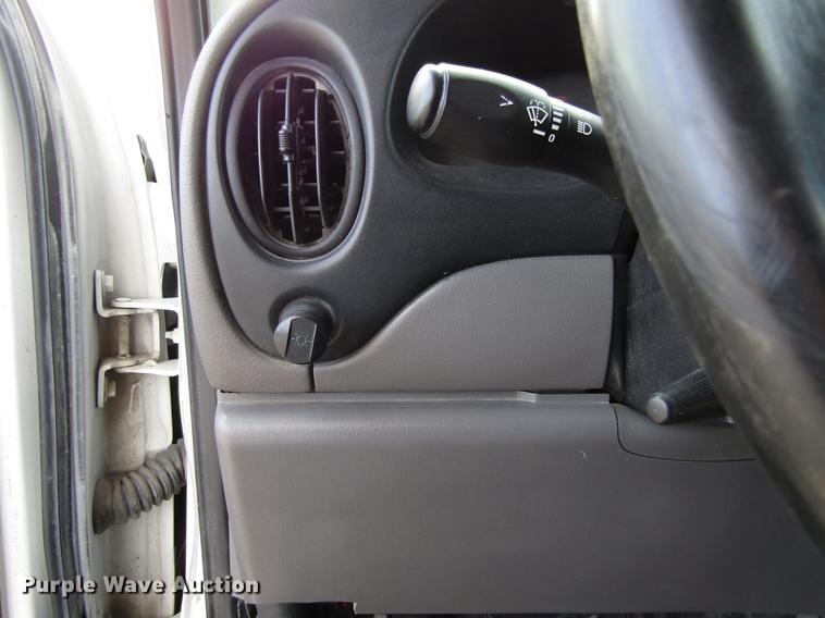 image for item EU9547 1999 Ford Econoline E450 shuttle bus