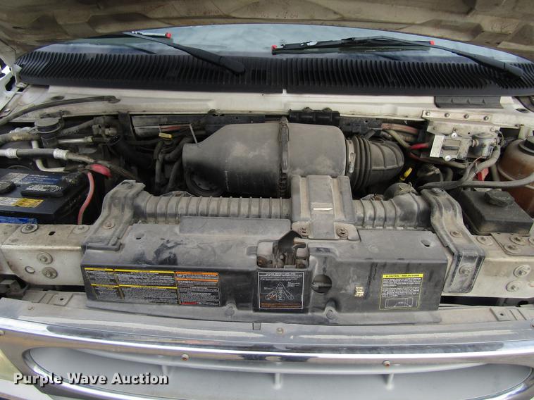 image for item EU9547 1999 Ford Econoline E450 shuttle bus