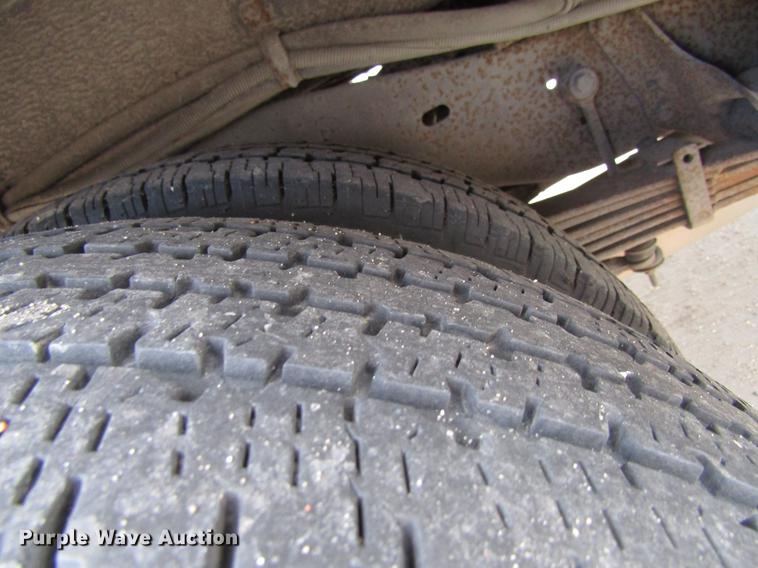 image for item EU9547 1999 Ford Econoline E450 shuttle bus