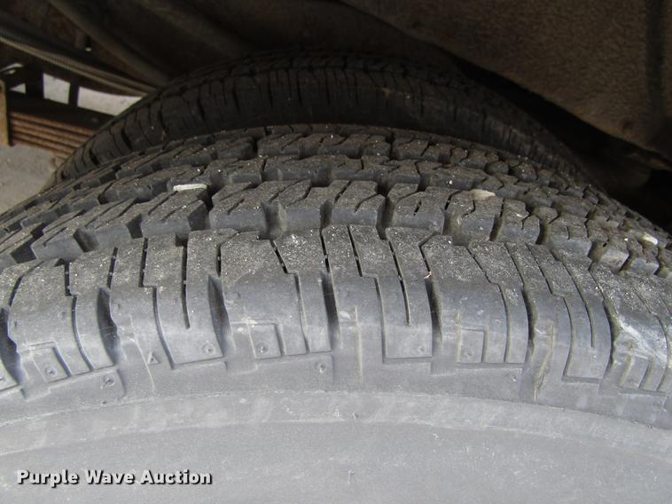 image for item EU9547 1999 Ford Econoline E450 shuttle bus