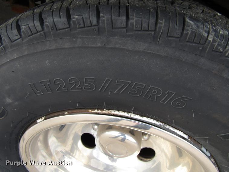 image for item EU9547 1999 Ford Econoline E450 shuttle bus