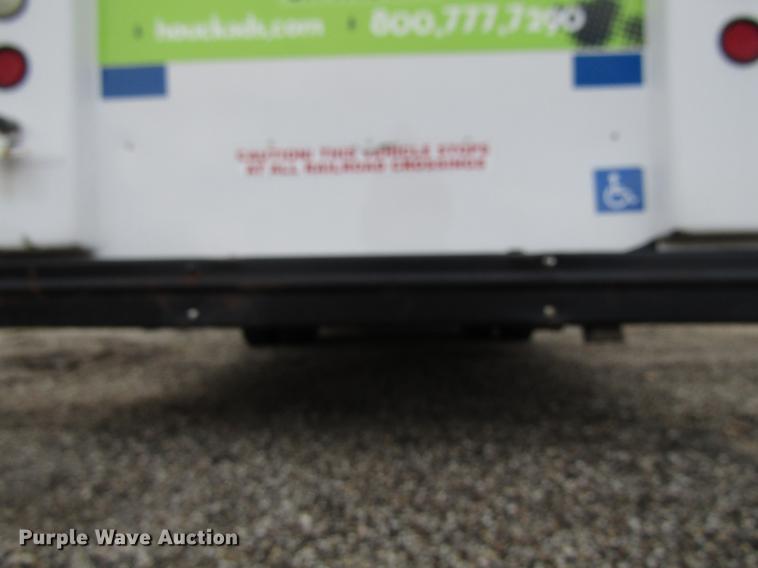 image for item EU9548 2001 International 3400 shuttle bus