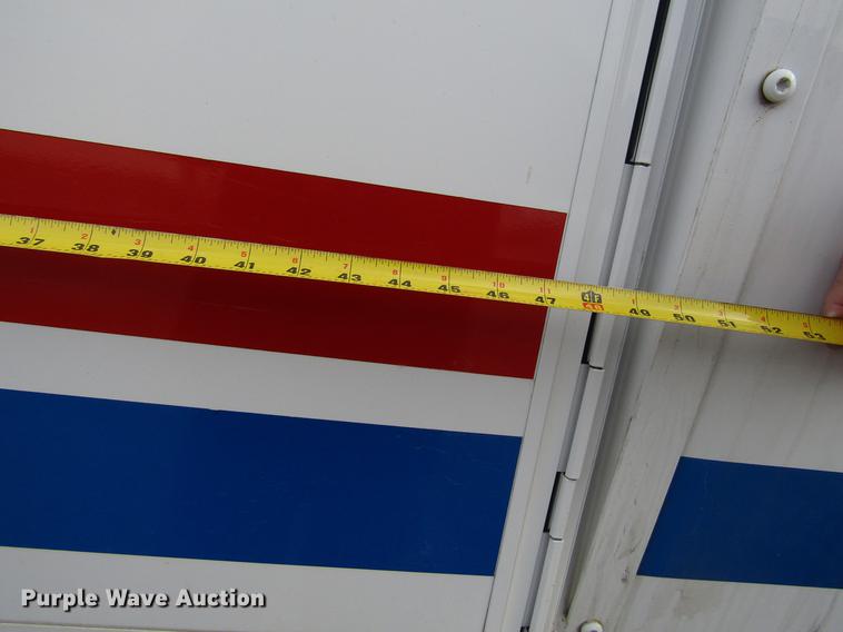 image for item EU9548 2001 International 3400 shuttle bus