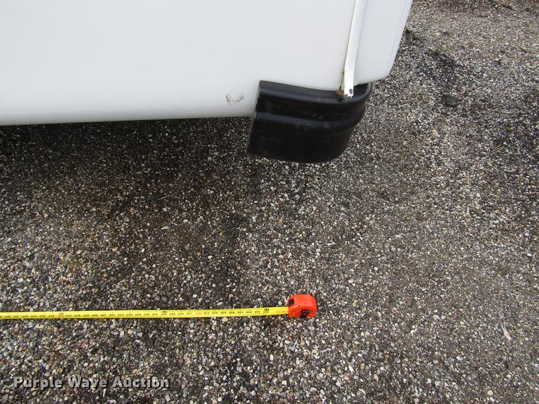 image for item EU9548 2001 International 3400 shuttle bus