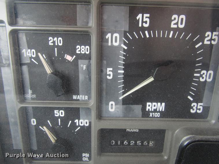 image for item EU9548 2001 International 3400 shuttle bus