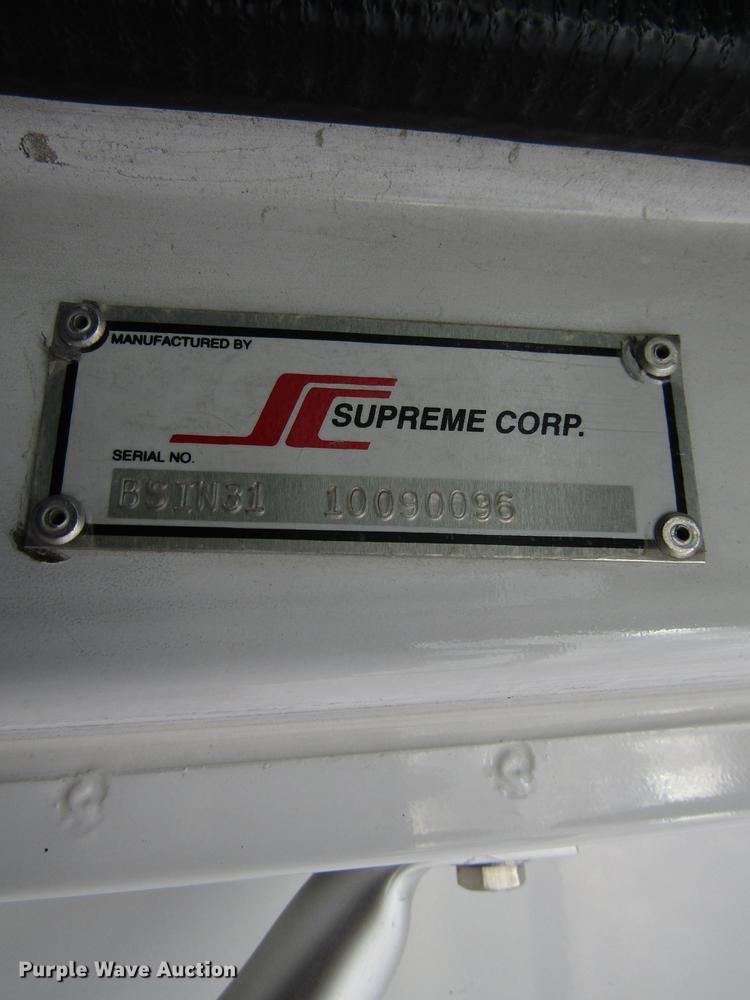 image for item EU9548 2001 International 3400 shuttle bus