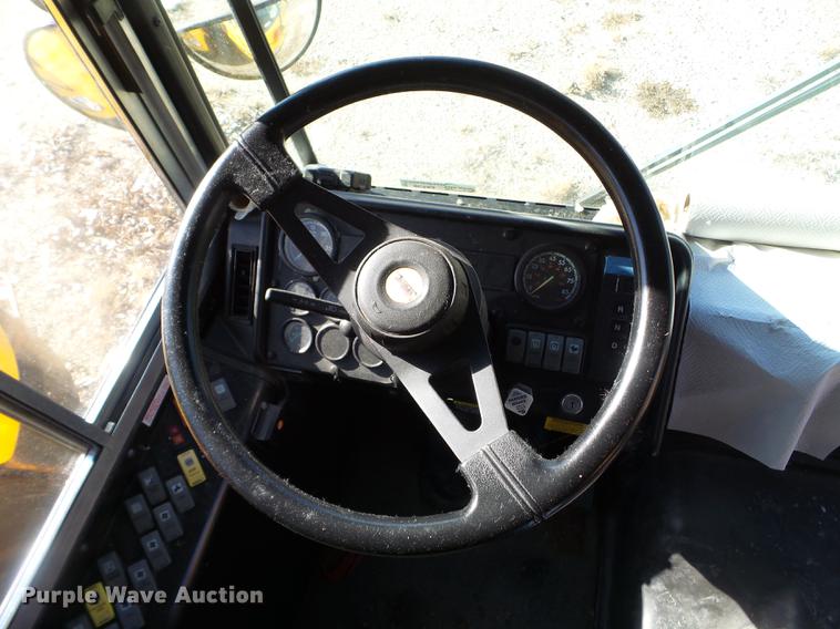 image for item EW9786 2009 Thomas Built Saf-T-Liner MVP school bus