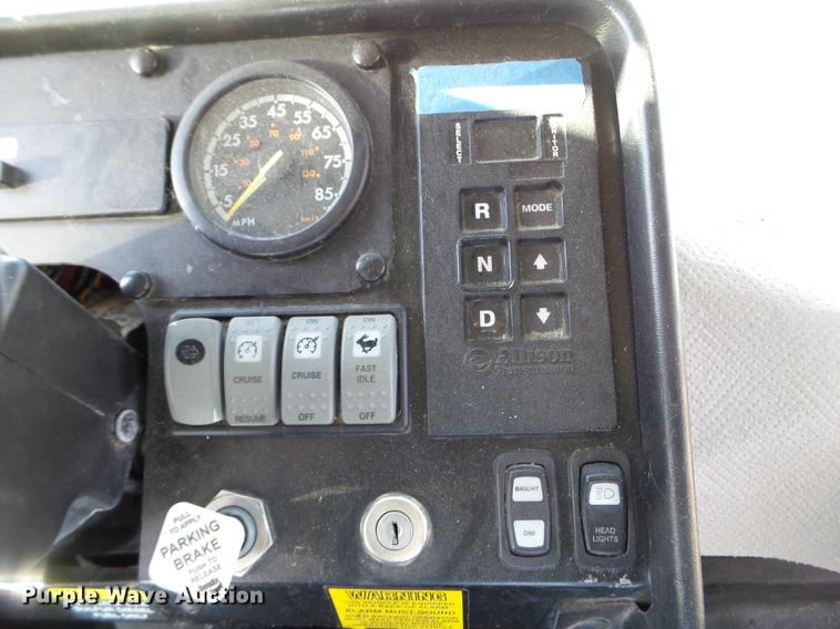 image for item EW9786 2009 Thomas Built Saf-T-Liner MVP school bus