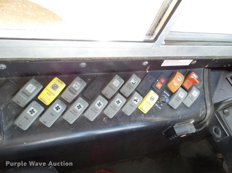 image for item EW9786 2009 Thomas Built Saf-T-Liner MVP school bus