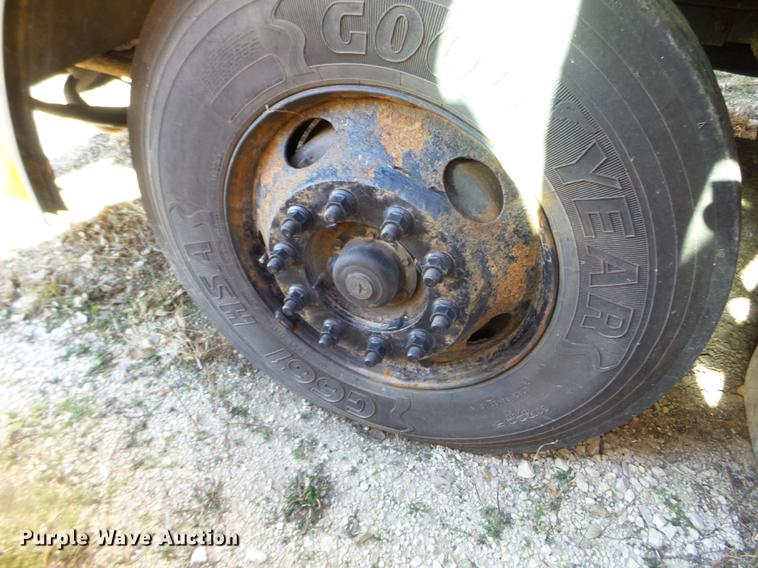 image for item EW9786 2009 Thomas Built Saf-T-Liner MVP school bus