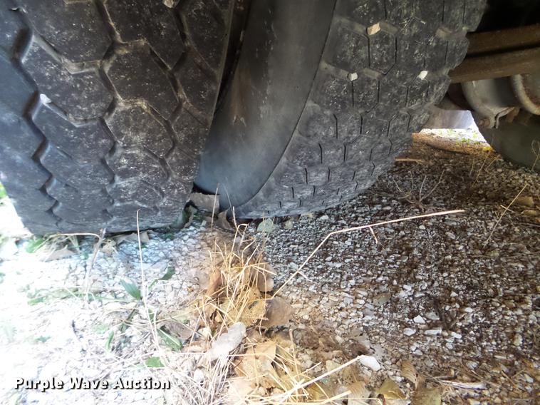 image for item EW9786 2009 Thomas Built Saf-T-Liner MVP school bus