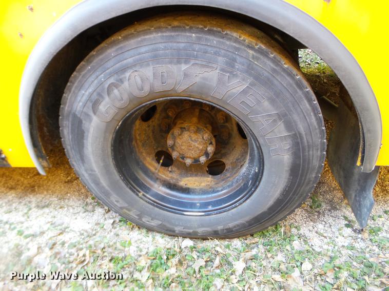 image for item EW9786 2009 Thomas Built Saf-T-Liner MVP school bus