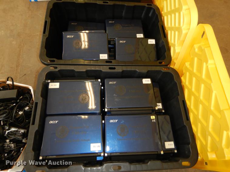 image for item G1442 (72) Acer Aspire One laptops