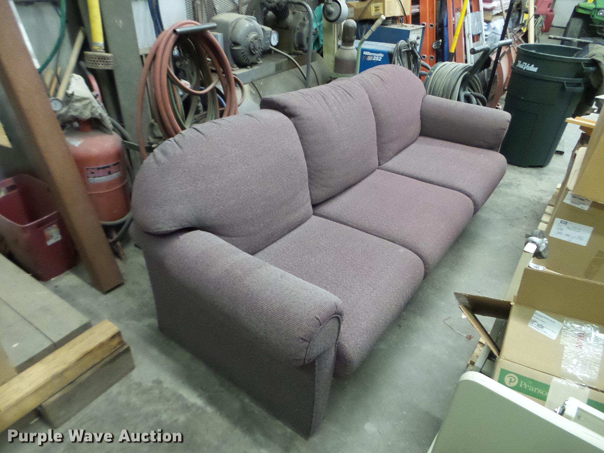 Blockhouse furniture in Centerville, IA Item EW9849 sold Purple Wave