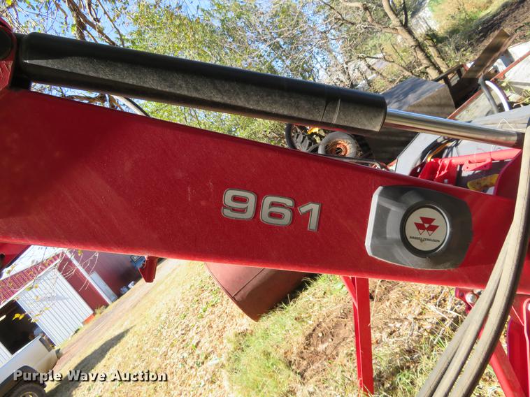 image for item BU9992 2009 Massey-Ferguson 6480 MFWD tractor