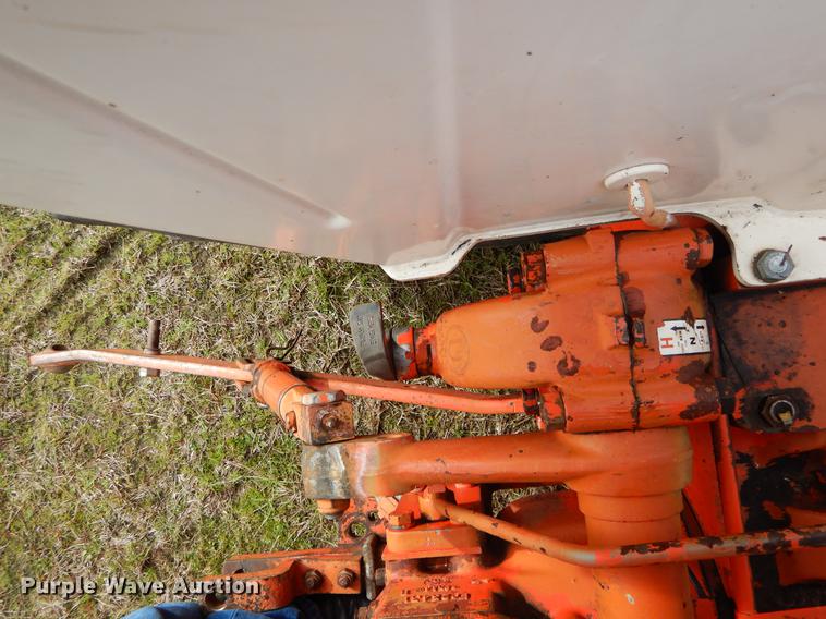 image for item DC0174 David Brown 995 tractor