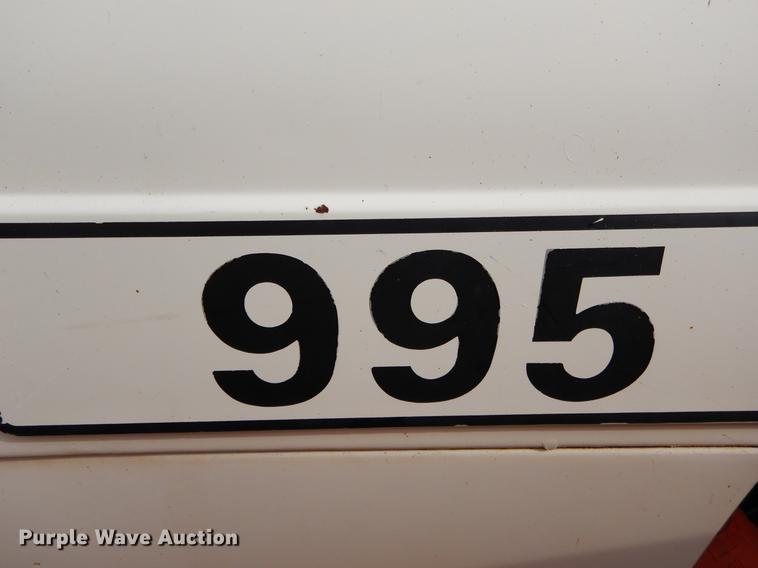 image for item DC0174 David Brown 995 tractor