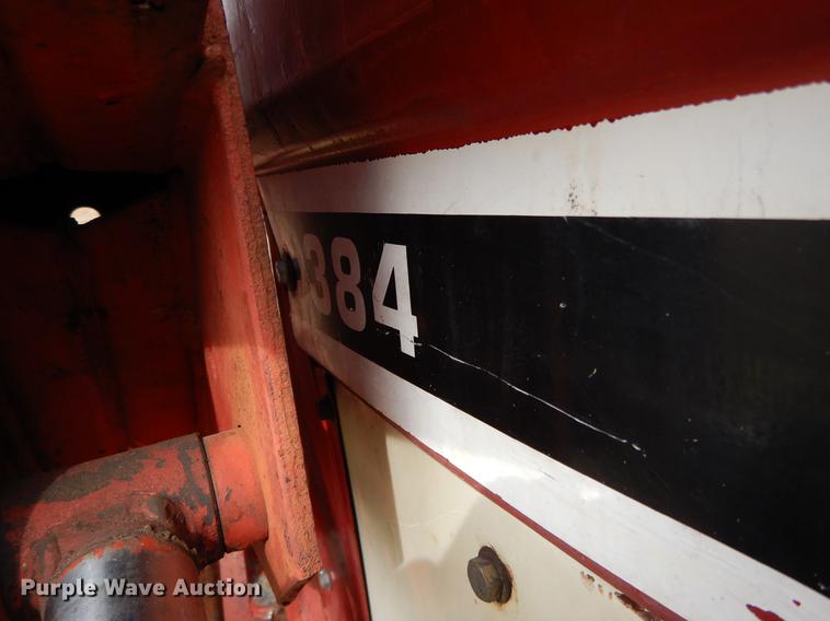 image for item DC0175 International 384 tractor