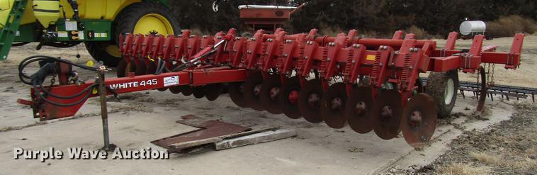 image for item DD4433 White 445 Soil Saver chisel