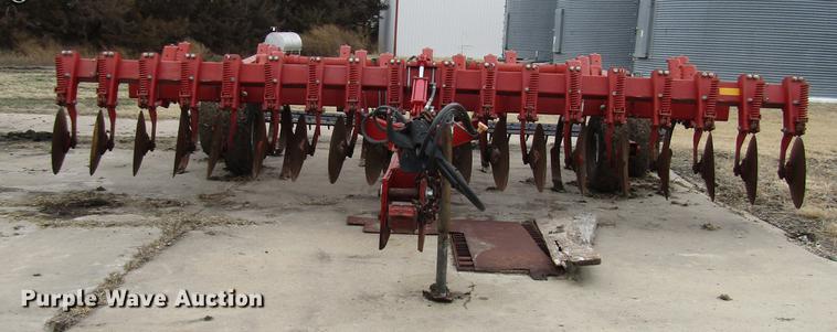 image for item DD4433 White 445 Soil Saver chisel