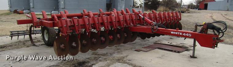 image for item DD4433 White 445 Soil Saver chisel