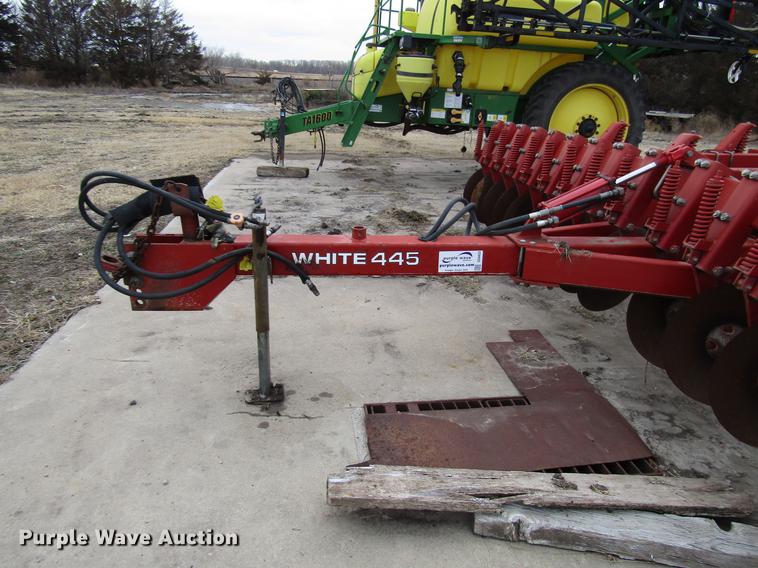 image for item DD4433 White 445 Soil Saver chisel