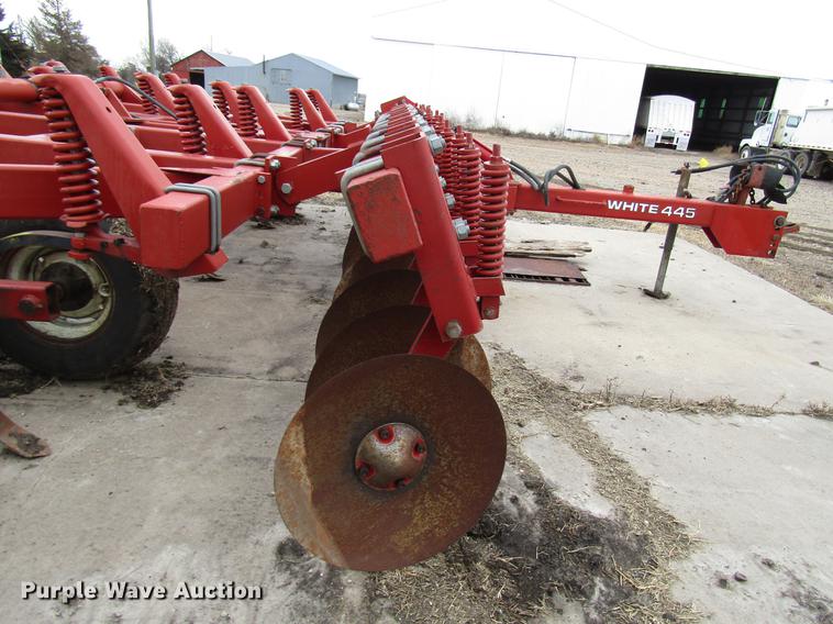 image for item DD4433 White 445 Soil Saver chisel