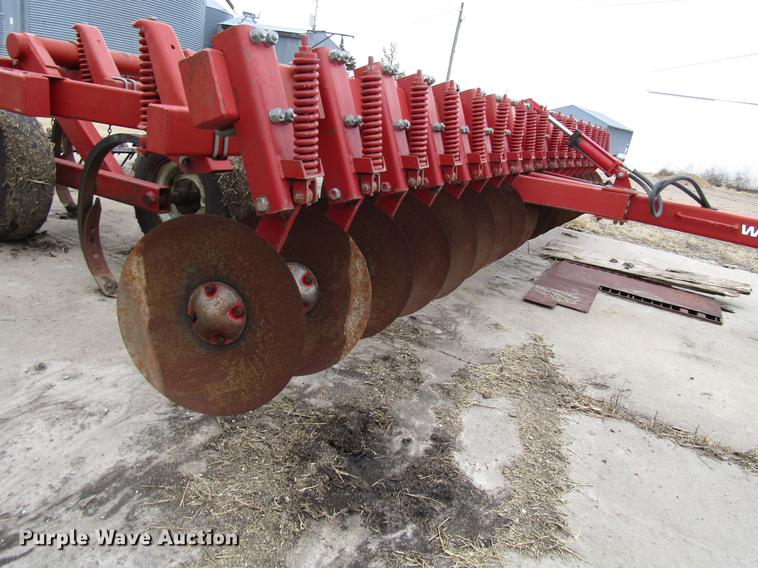 image for item DD4433 White 445 Soil Saver chisel