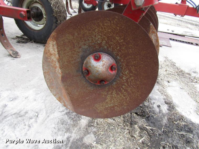 image for item DD4433 White 445 Soil Saver chisel