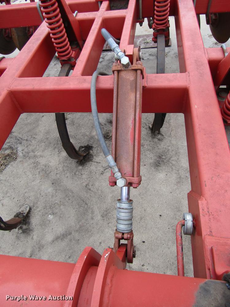 image for item DD4433 White 445 Soil Saver chisel