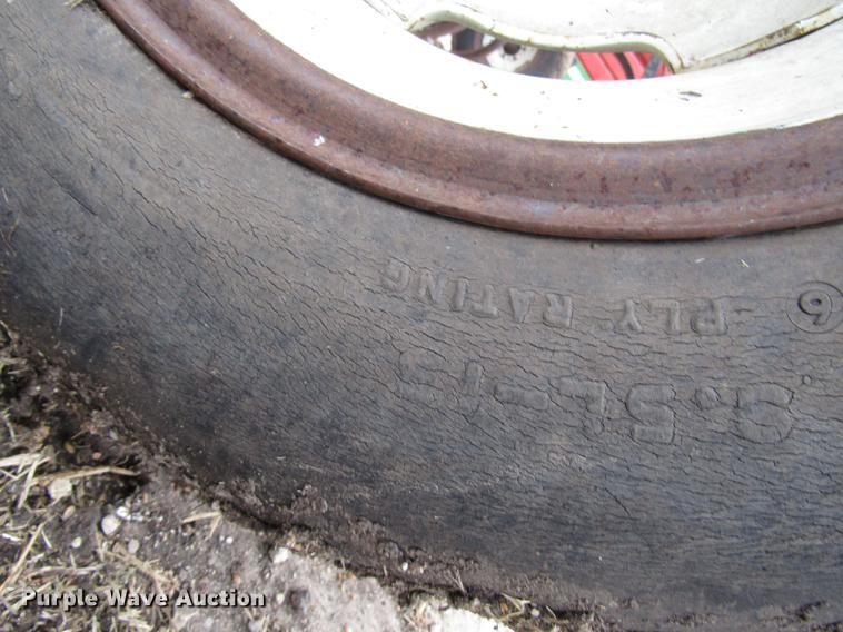 image for item DD4433 White 445 Soil Saver chisel