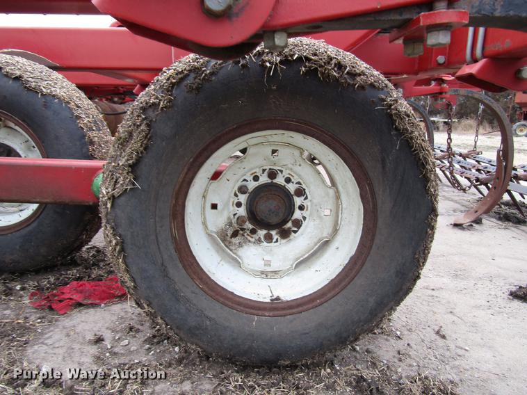 image for item DD4433 White 445 Soil Saver chisel