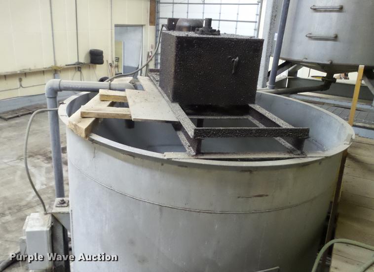 image for item DE4976 (2) stainless steel mixer tanks