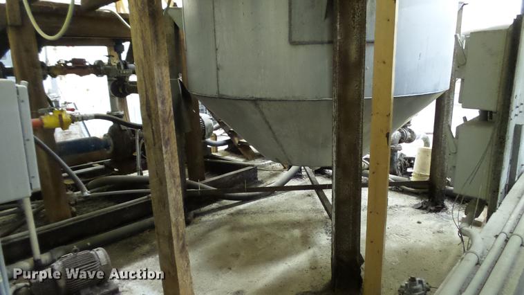 image for item DE4976 (2) stainless steel mixer tanks