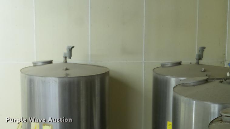 image for item DE4978 (2) stainless steel tanks
