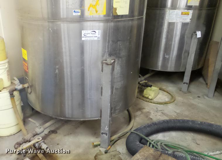 image for item DE4978 (2) stainless steel tanks
