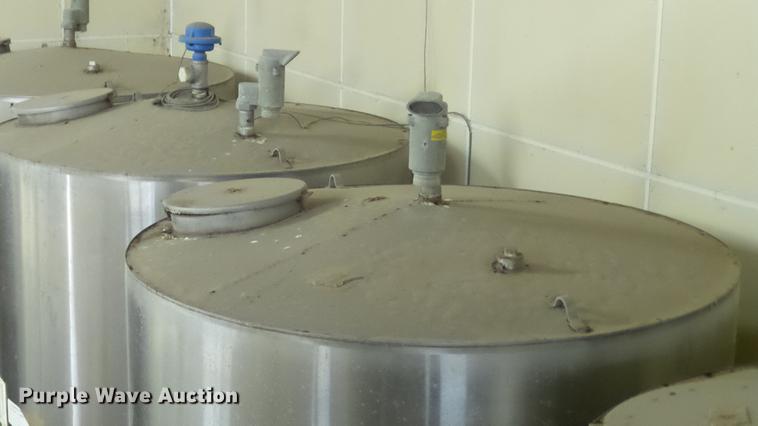 image for item DE4979 (2) stainless steel tanks