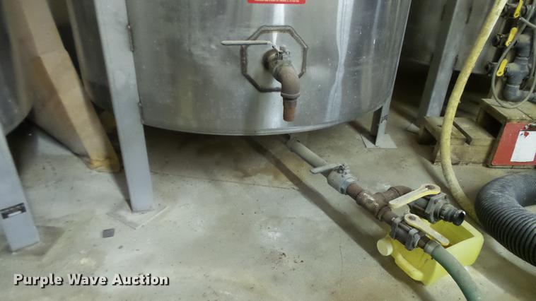 image for item DE4979 (2) stainless steel tanks