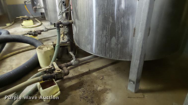 image for item DE4979 (2) stainless steel tanks