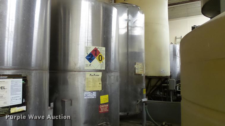 image for item DE4980 (2) stainless steel tanks