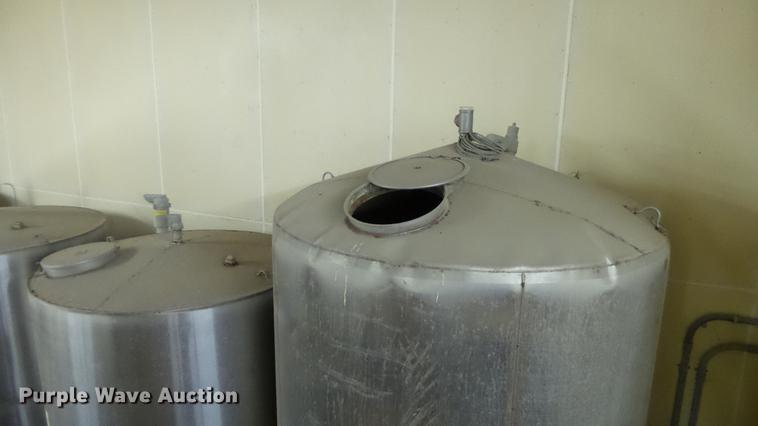 image for item DE4980 (2) stainless steel tanks