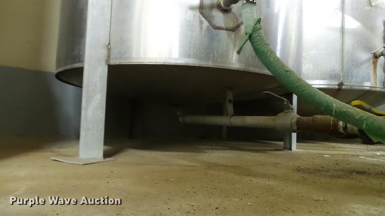 image for item DE4980 (2) stainless steel tanks
