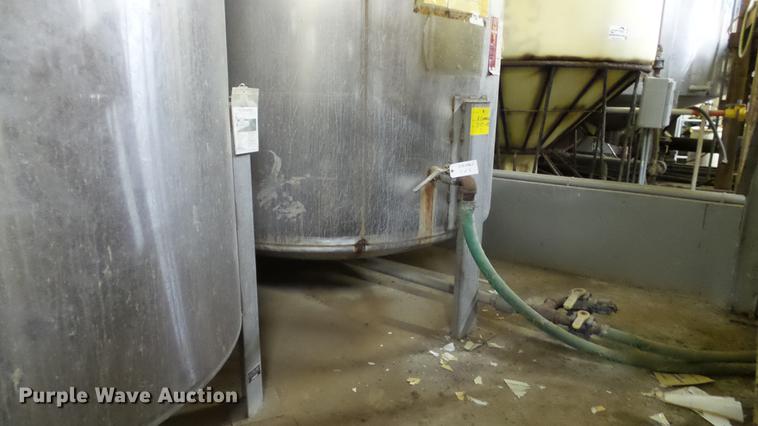 image for item DE4980 (2) stainless steel tanks