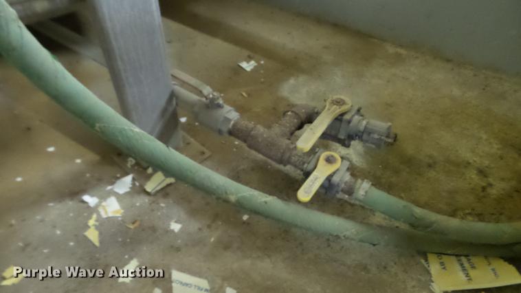 image for item DE4980 (2) stainless steel tanks