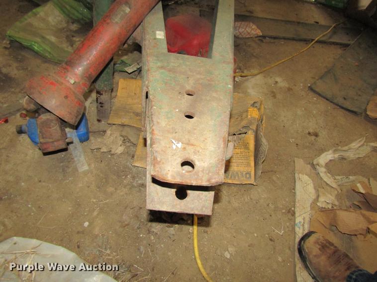 image for item DE5968 Arts Way 325-A feed mixer