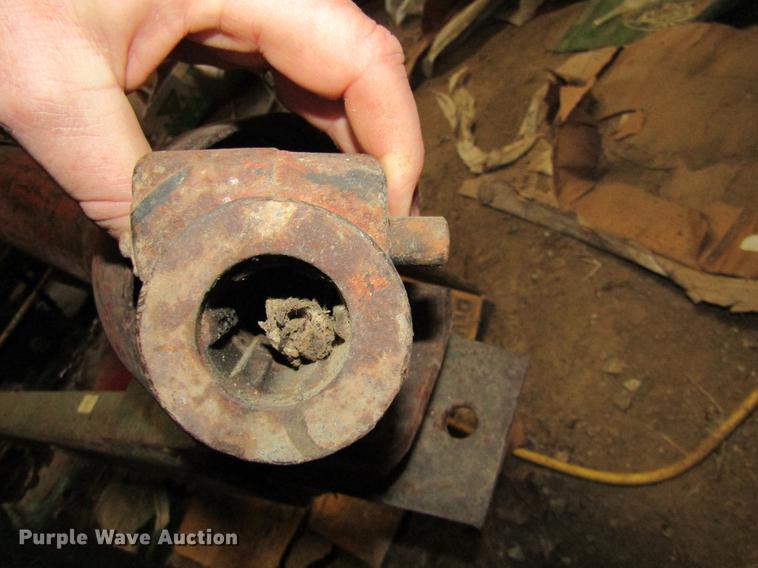 image for item DE5968 Arts Way 325-A feed mixer