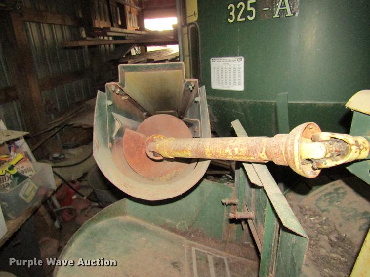 image for item DE5968 Arts Way 325-A feed mixer